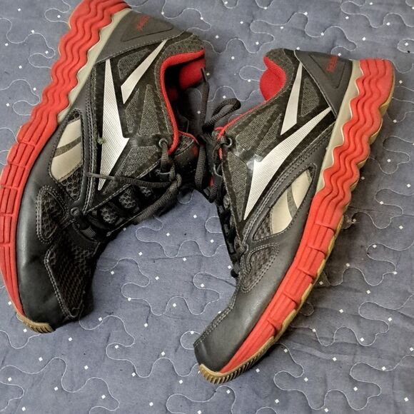 Reebok gray and red shoes size 9 - Picture 3 of 5